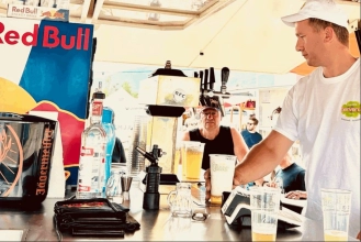 Genieße deine Zeit auf dem Campingplatz WEISS in Spielberg – perfektes Campingvergnügen bei der F1 und MotoGP am Red Bull Ring.